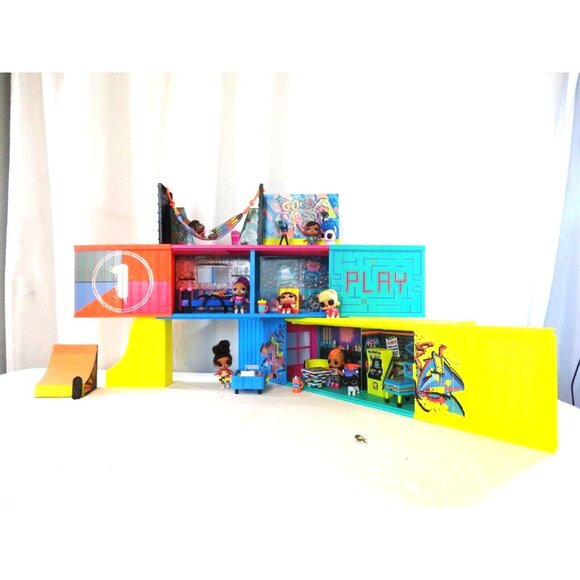 LOL Surprise Doll Club House Play-set Remix W Lots Of Dolls Pets  & Accessories - Picture 4 of 14